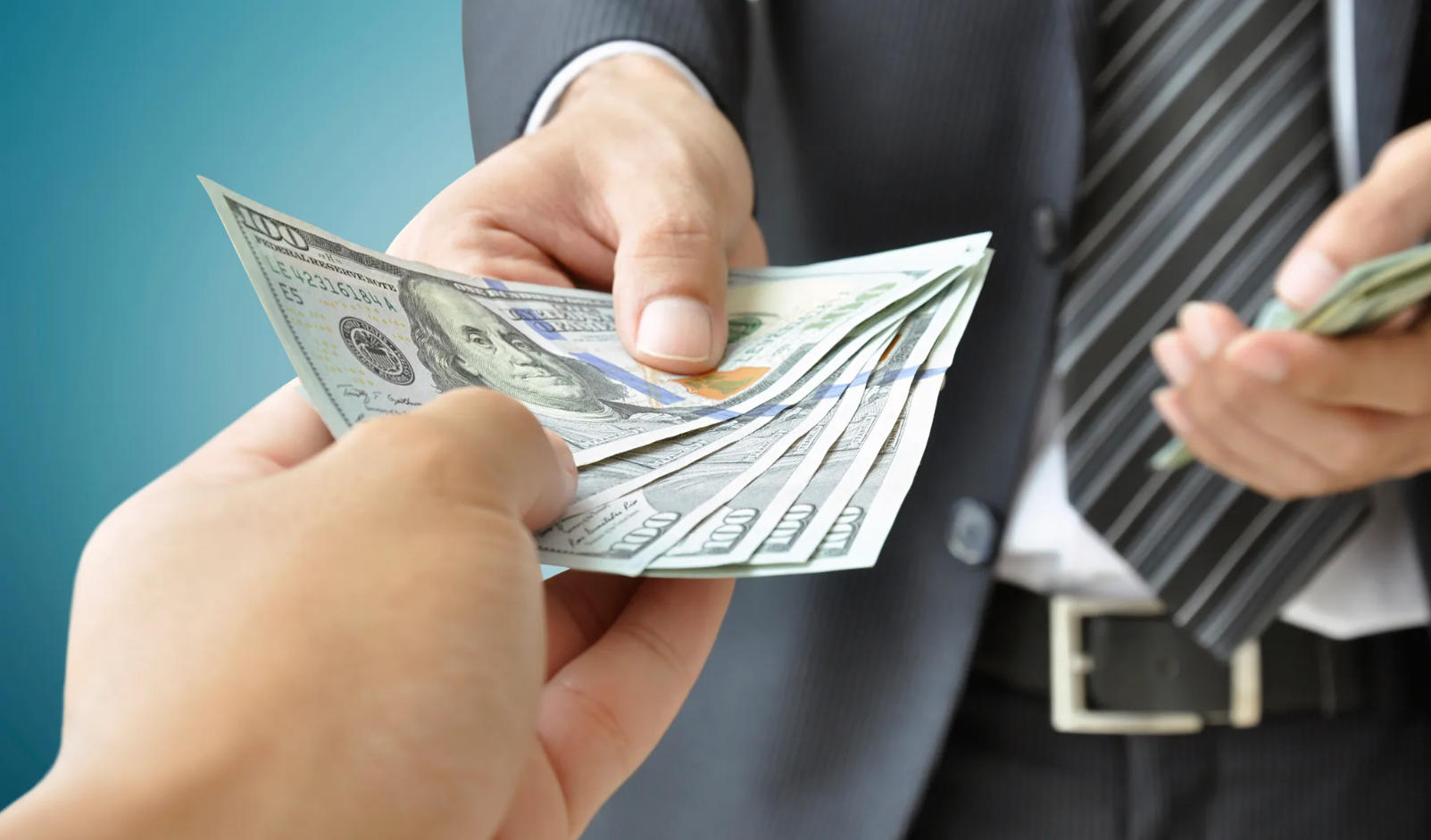 Principales 8 factores clave a tener en cuenta al comprar un pegador de carpetas