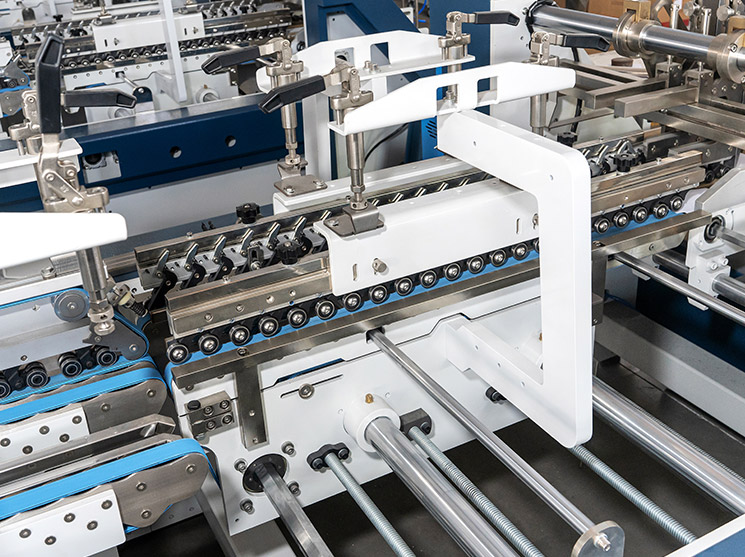 Máquina encoladora automática de carpetas de 4/6 esquinas